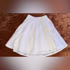 Miami Elegant White Lace Skirt - Small